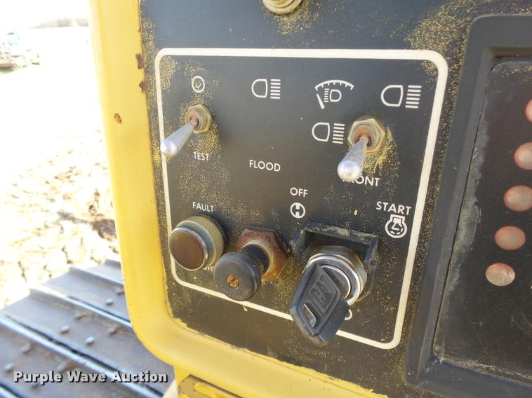 image for item DB0111 1988 Caterpillar D5H LGP dozer