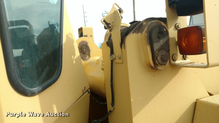 image for item DB0806 1993 John Deere 544G wheel loader