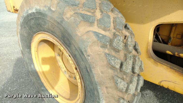 image for item DB0806 1993 John Deere 544G wheel loader
