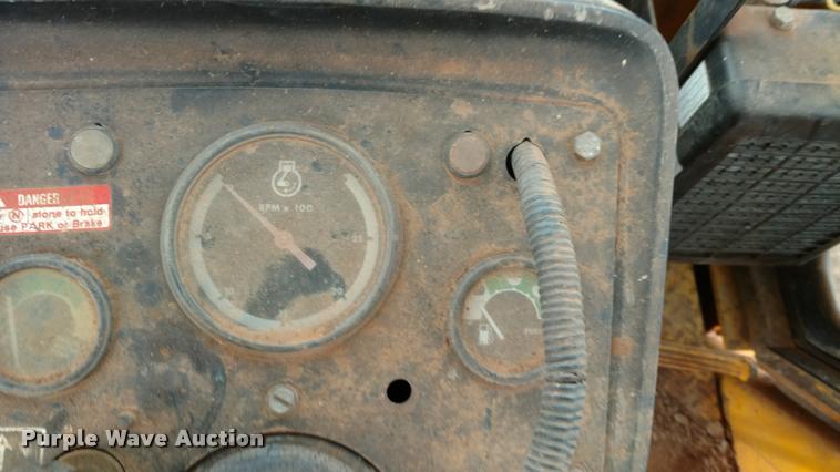 image for item DB0807 1983 John Deere 410 backhoe