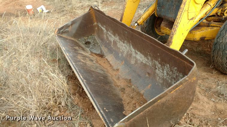 image for item DB0807 1983 John Deere 410 backhoe