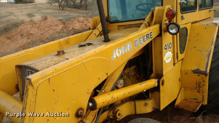 image for item DB0807 1983 John Deere 410 backhoe