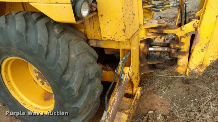 image for item DB0807 1983 John Deere 410 backhoe