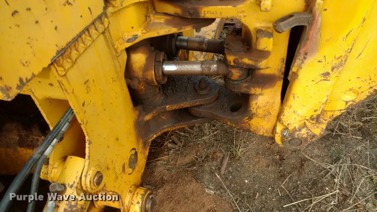 image for item DB0807 1983 John Deere 410 backhoe