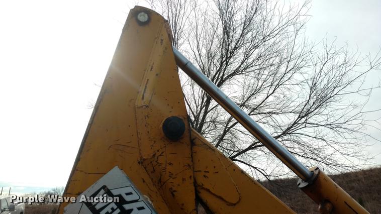 image for item DB0807 1983 John Deere 410 backhoe