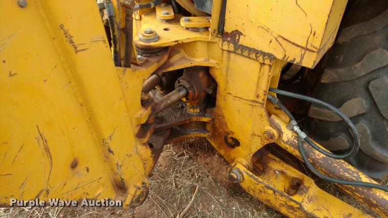 image for item DB0807 1983 John Deere 410 backhoe