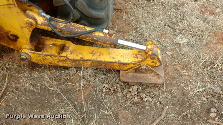 image for item DB0807 1983 John Deere 410 backhoe