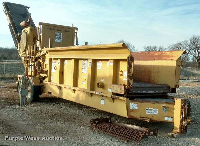 image for item DB0816 2001 Bandit 3680 Beast horizontal recycler / grinder