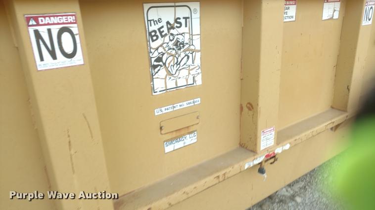 image for item DB0816 2001 Bandit 3680 Beast horizontal recycler / grinder