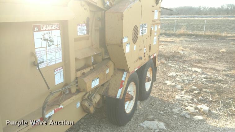 image for item DB0816 2001 Bandit 3680 Beast horizontal recycler / grinder