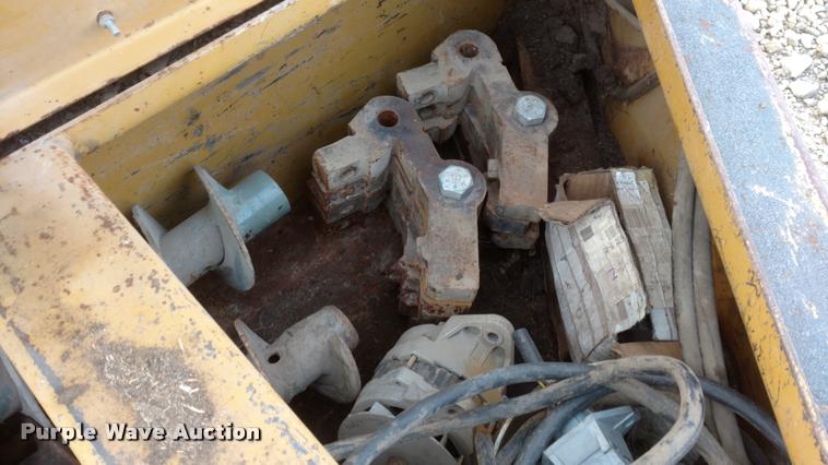 image for item DB0816 2001 Bandit 3680 Beast horizontal recycler / grinder