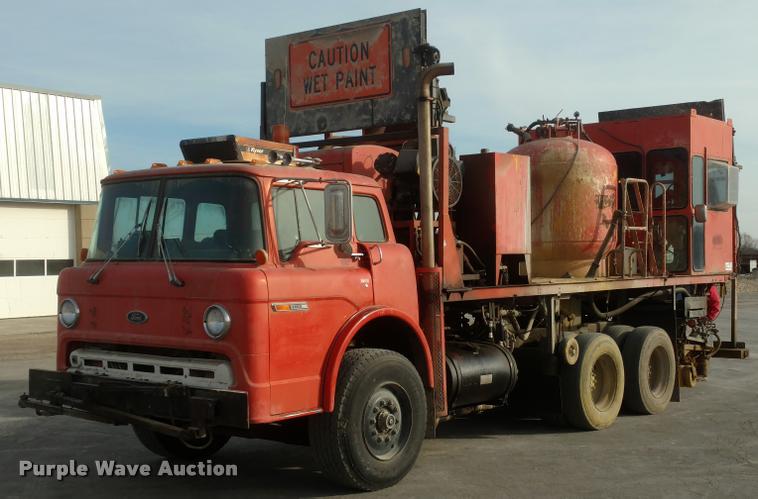 image for item DB0817 1989 Ford CT8000 paint striping truck