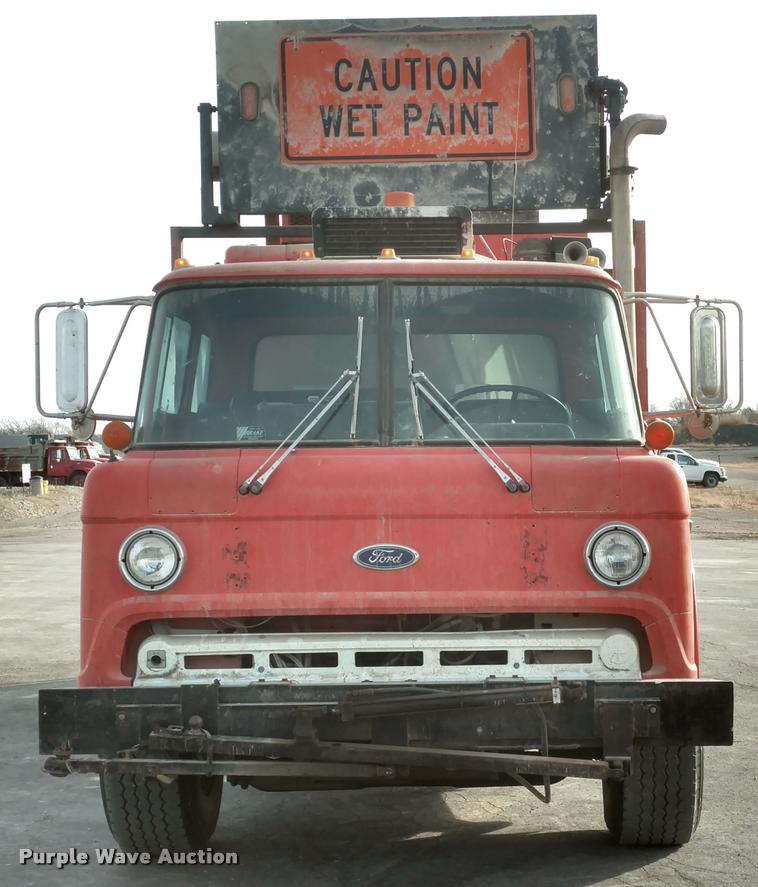 image for item DB0817 1989 Ford CT8000 paint striping truck