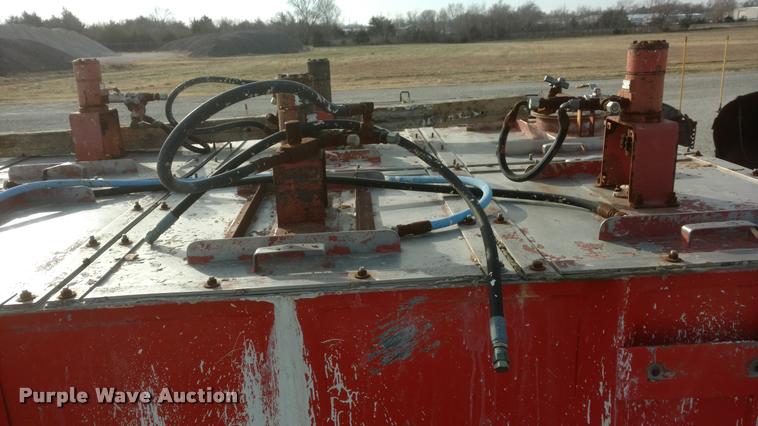 image for item DB0817 1989 Ford CT8000 paint striping truck