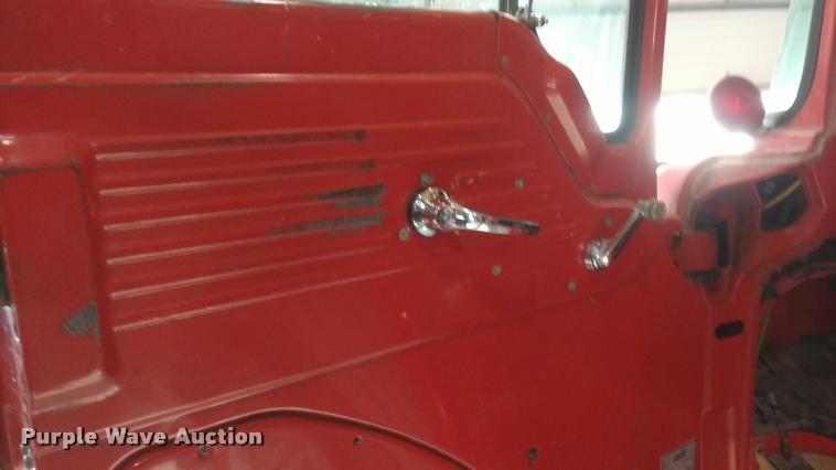 image for item DB0817 1989 Ford CT8000 paint striping truck