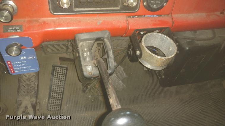 image for item DB0817 1989 Ford CT8000 paint striping truck