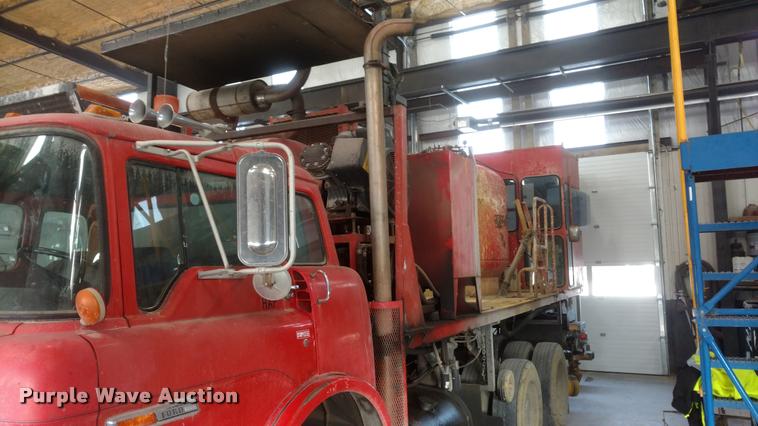 image for item DB0817 1989 Ford CT8000 paint striping truck