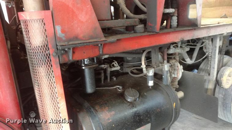 image for item DB0817 1989 Ford CT8000 paint striping truck