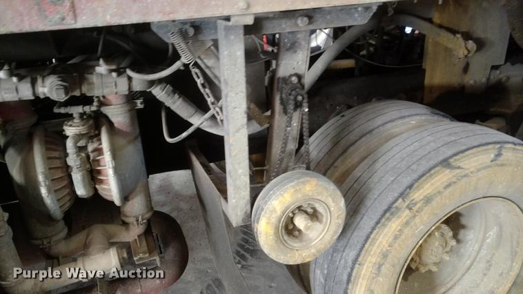 image for item DB0817 1989 Ford CT8000 paint striping truck