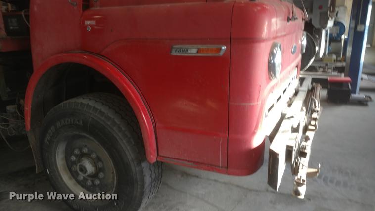 image for item DB0817 1989 Ford CT8000 paint striping truck