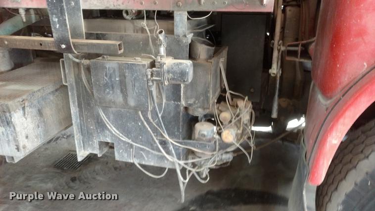 image for item DB0817 1989 Ford CT8000 paint striping truck