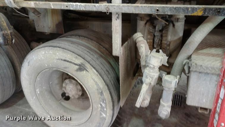 image for item DB0817 1989 Ford CT8000 paint striping truck