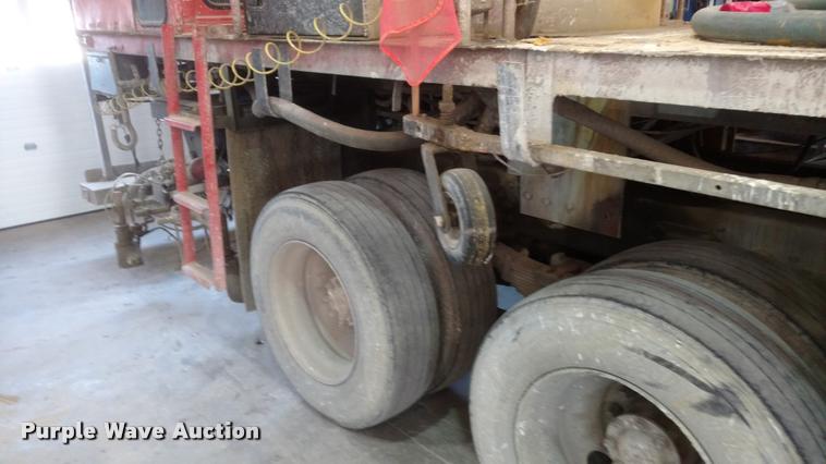 image for item DB0817 1989 Ford CT8000 paint striping truck