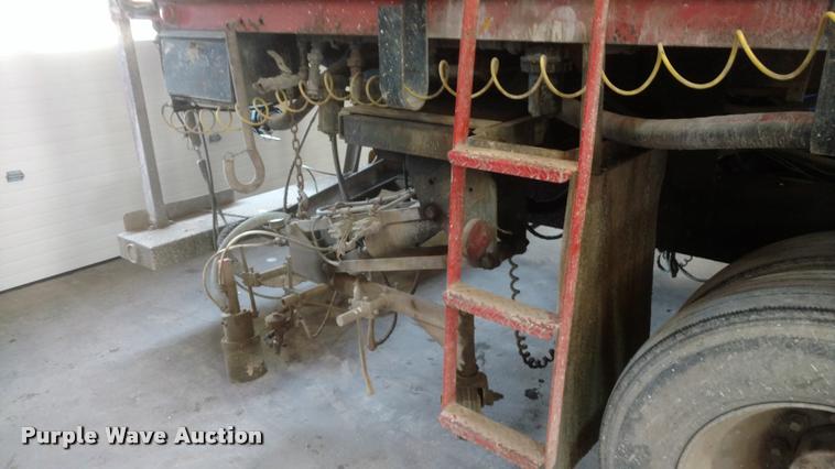 image for item DB0817 1989 Ford CT8000 paint striping truck