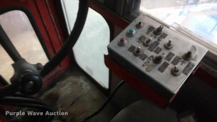 image for item DB0817 1989 Ford CT8000 paint striping truck