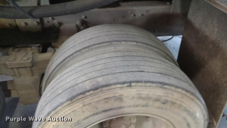 image for item DB0817 1989 Ford CT8000 paint striping truck