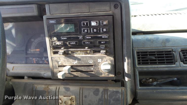 image for item DB2753 2001 GMC C7500 dump flatbed truck