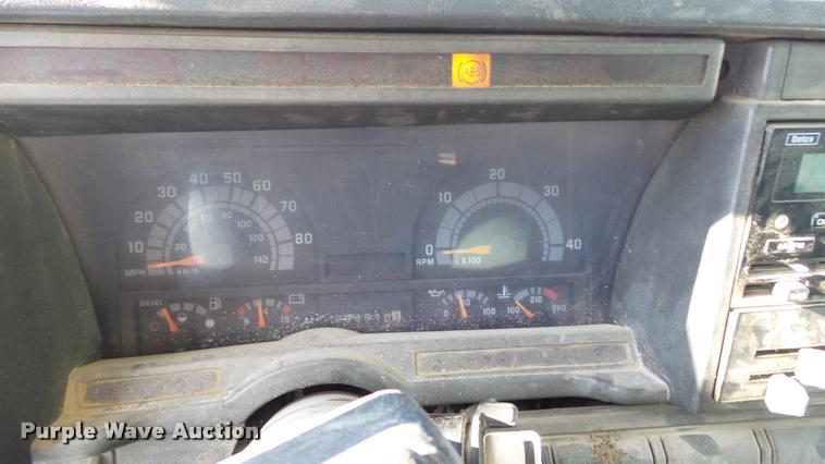 image for item DB2753 2001 GMC C7500 dump flatbed truck