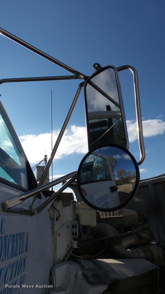 image for item DB2753 2001 GMC C7500 dump flatbed truck