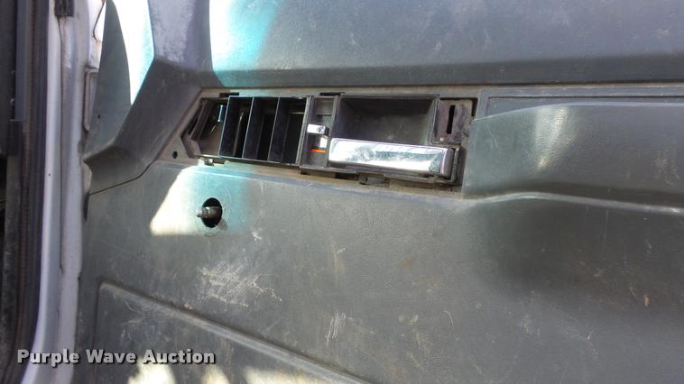 image for item DB2753 2001 GMC C7500 dump flatbed truck