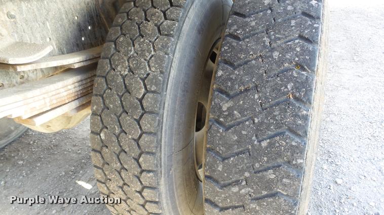 image for item DB2753 2001 GMC C7500 dump flatbed truck