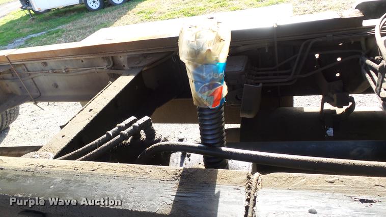 image for item DB2753 2001 GMC C7500 dump flatbed truck