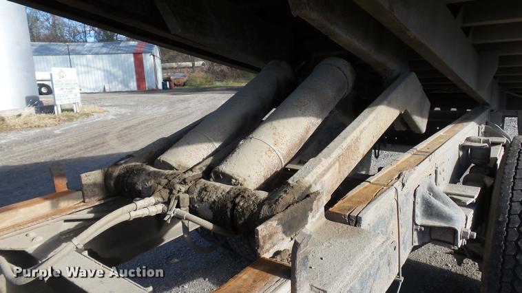 image for item DB2753 2001 GMC C7500 dump flatbed truck