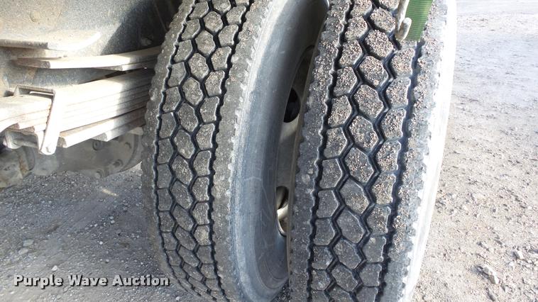 image for item DB2753 2001 GMC C7500 dump flatbed truck