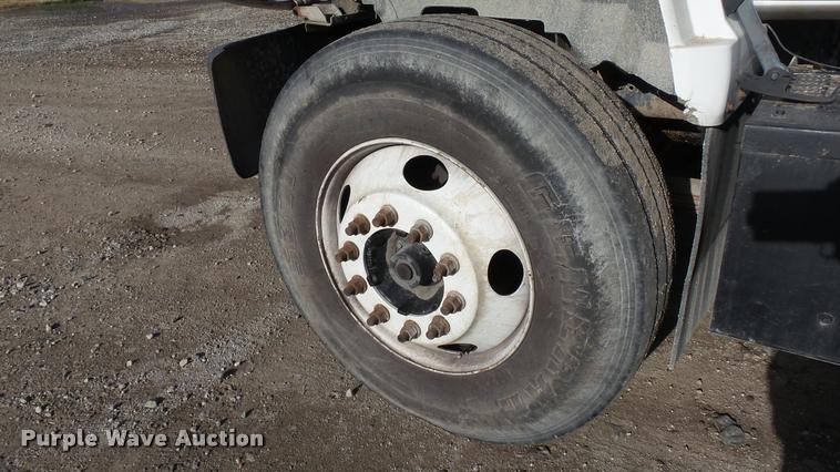 image for item DB2753 2001 GMC C7500 dump flatbed truck