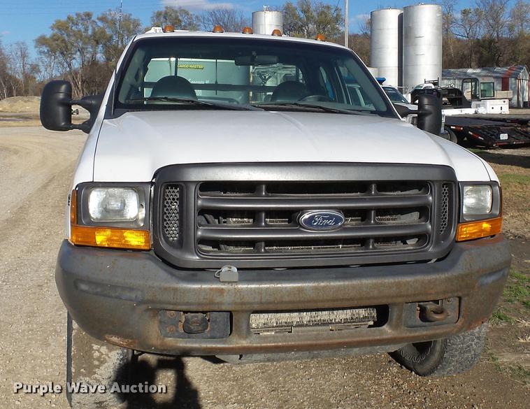 image for item DB2754 2000 Ford F350 Super Duty SuperCab utility truck