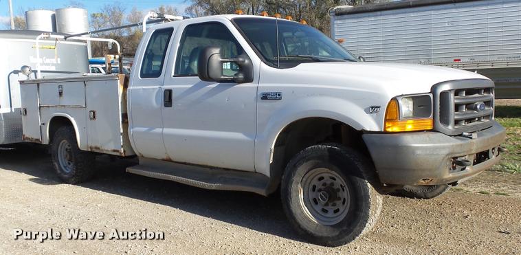 image for item DB2754 2000 Ford F350 Super Duty SuperCab utility truck