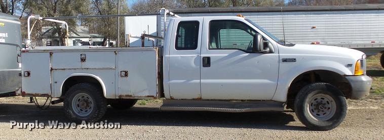 image for item DB2754 2000 Ford F350 Super Duty SuperCab utility truck