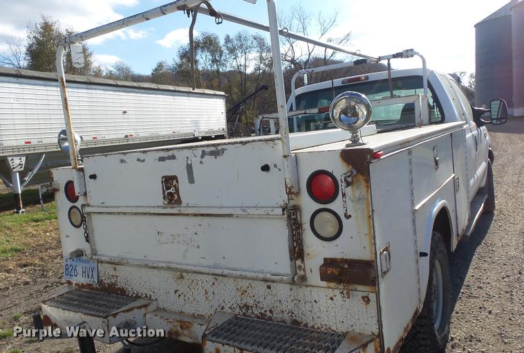 image for item DB2754 2000 Ford F350 Super Duty SuperCab utility truck