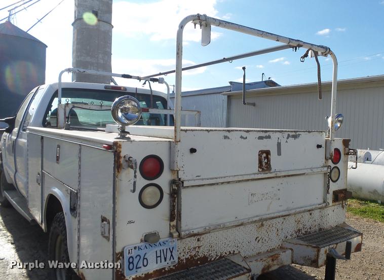 image for item DB2754 2000 Ford F350 Super Duty SuperCab utility truck