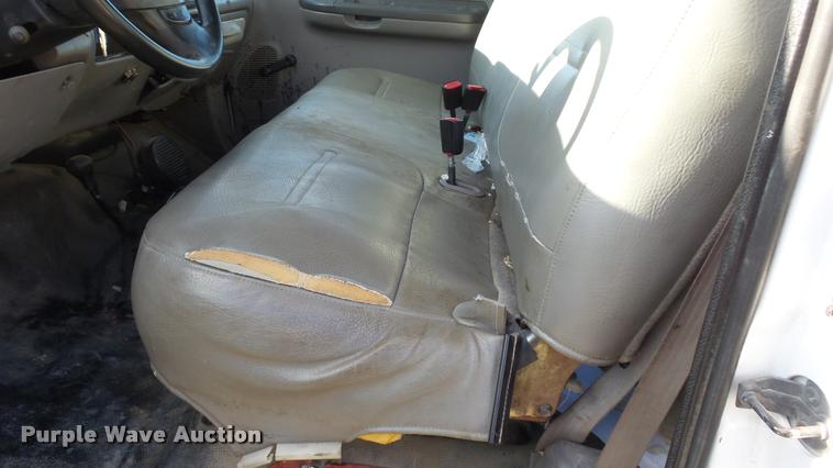 image for item DB2754 2000 Ford F350 Super Duty SuperCab utility truck