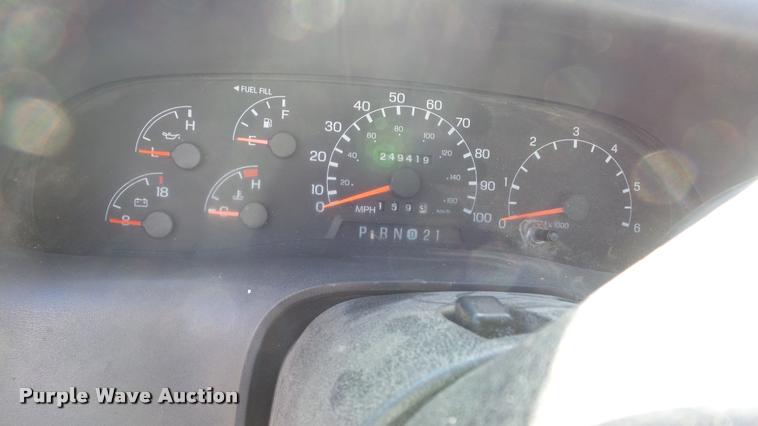 image for item DB2754 2000 Ford F350 Super Duty SuperCab utility truck