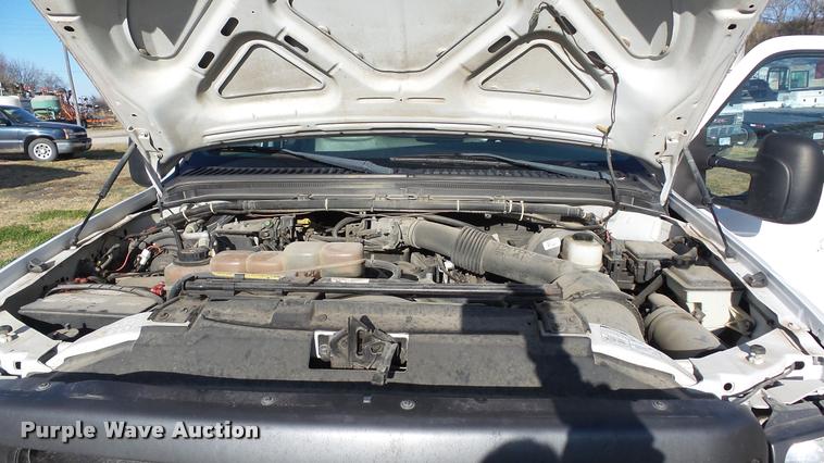 image for item DB2754 2000 Ford F350 Super Duty SuperCab utility truck