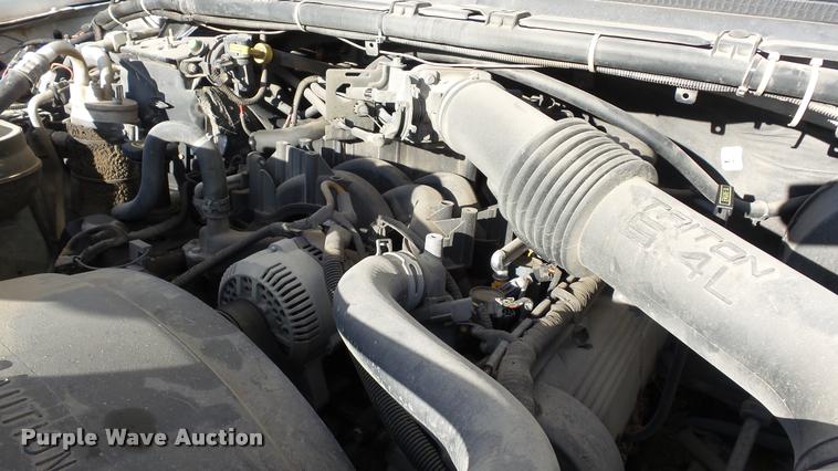 image for item DB2754 2000 Ford F350 Super Duty SuperCab utility truck