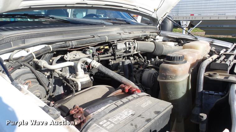 image for item DB2754 2000 Ford F350 Super Duty SuperCab utility truck