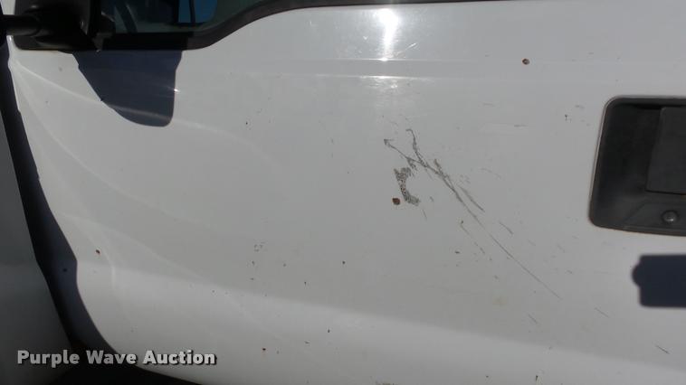 image for item DB2754 2000 Ford F350 Super Duty SuperCab utility truck